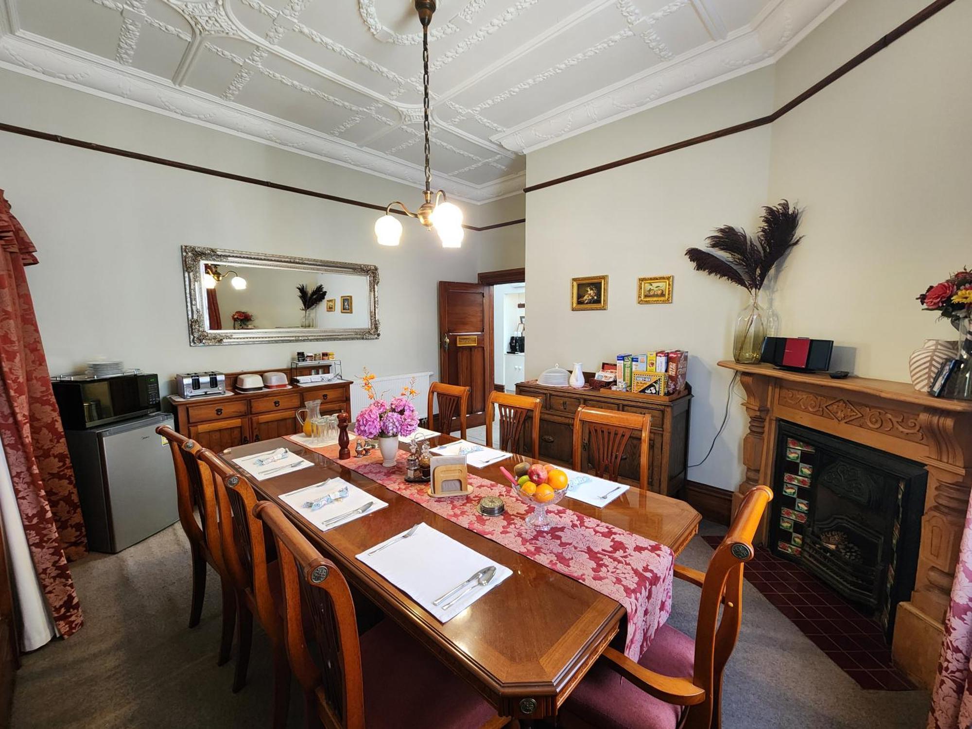 The Fern & Thistle Luxury Accommodation- Drinks, Hotpool, Sauna Balclutha Exterior photo